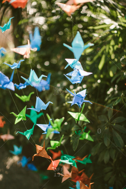 Colorful origami wedding decorations - Offset