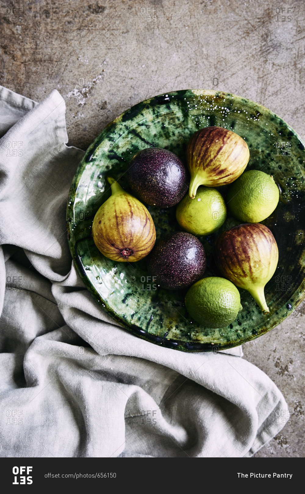 Fresh fruit bowl with figs and limes