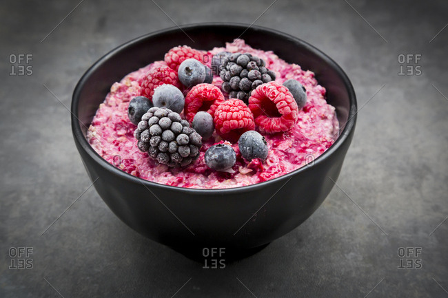 Overnight Oats mit frozen berries