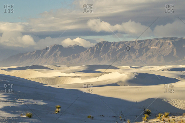USA, New Mexico, White Sands National Monument, San Andres Mountains and sands