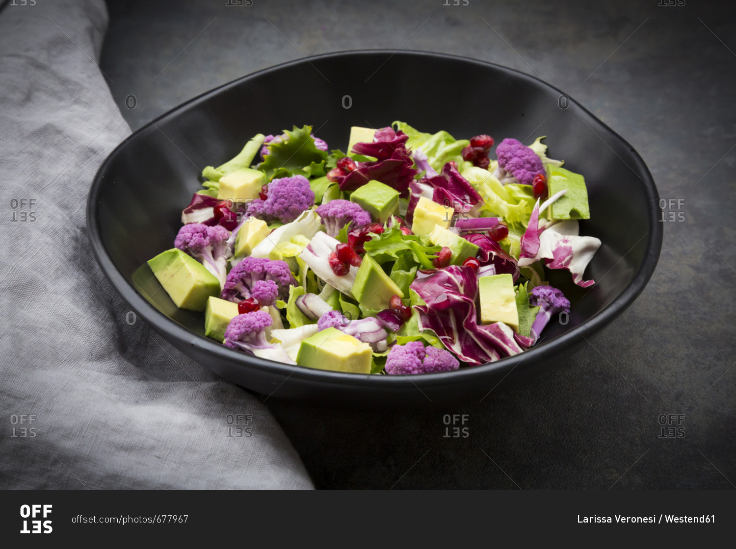 Салат с фиолетовыми краями