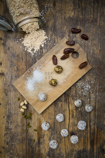 Bliss Balls with dates- pistachio- oat flakes and coconut flakes