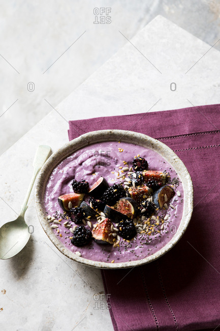 Smoothie bowl with blackberries and fig