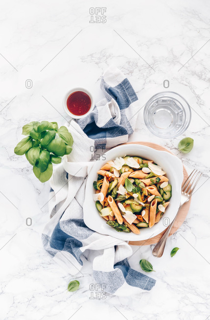 Spring pasta with zucchini, asparagus and honey