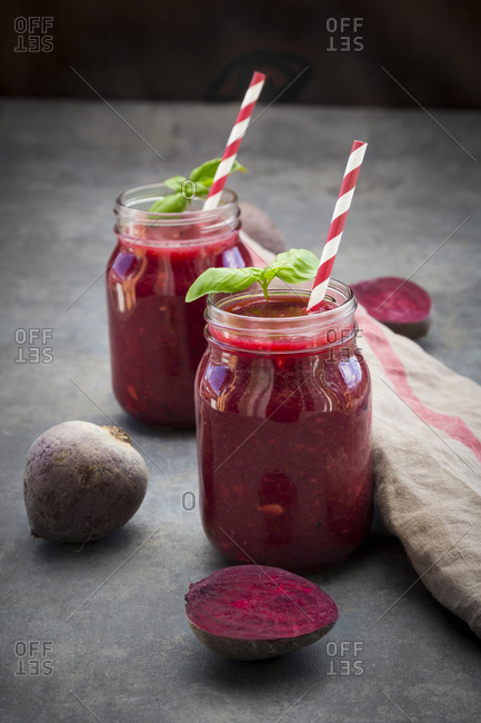 Beet root smoothie - Offset Collection