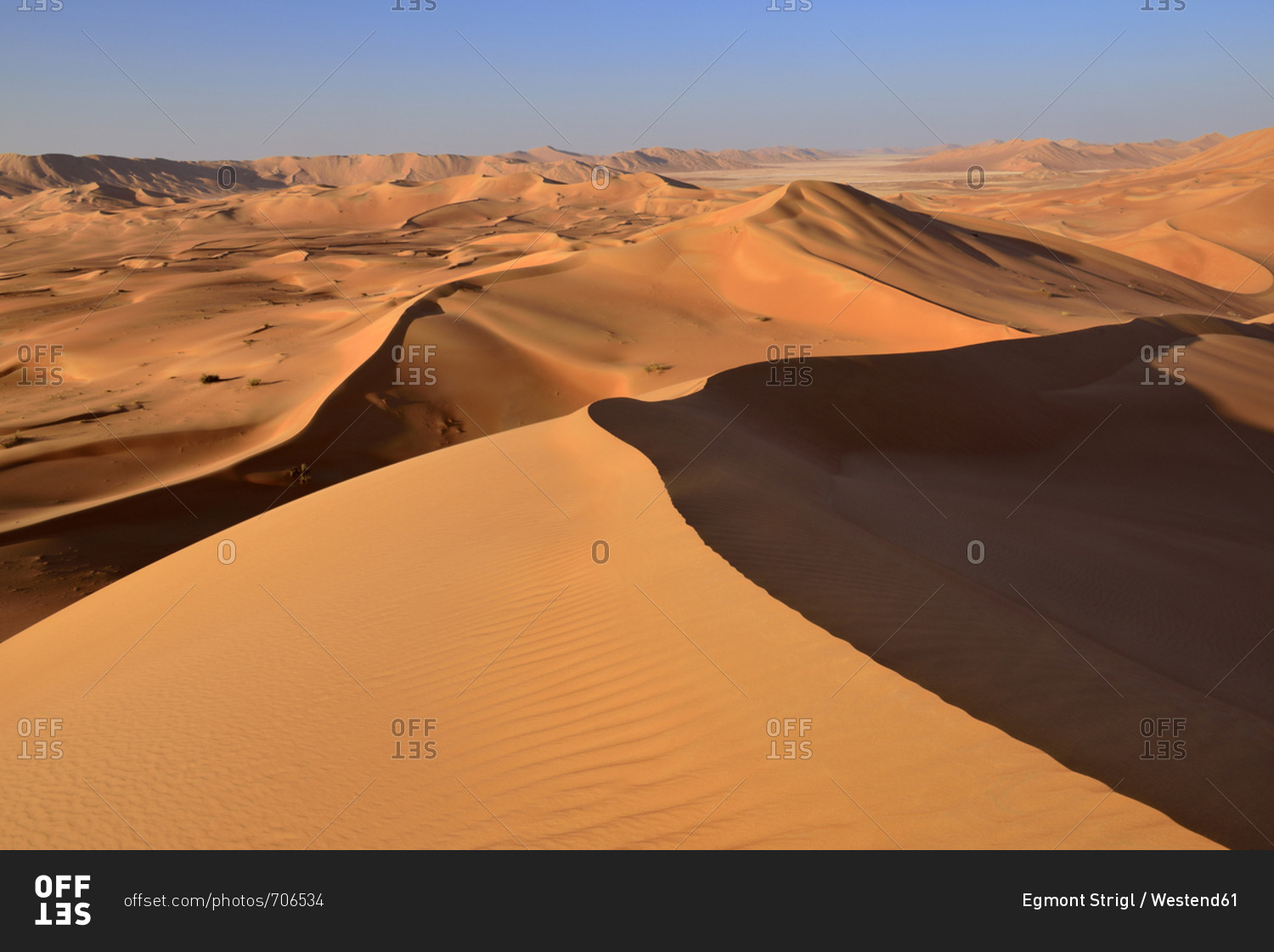 Oman- Dhofar- sand dunes in the Rub al Khali desert