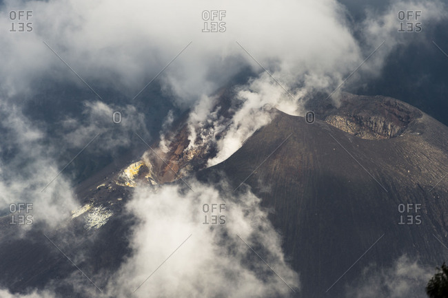 Scenery at Gunung Rinjani, ascending sulfur fumes