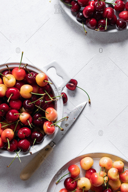 Fresh ripe cherries in a bowl