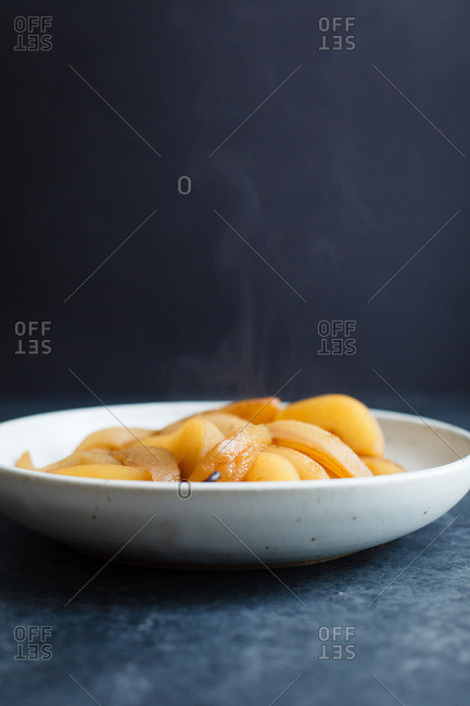 Pears on dark background - Offset