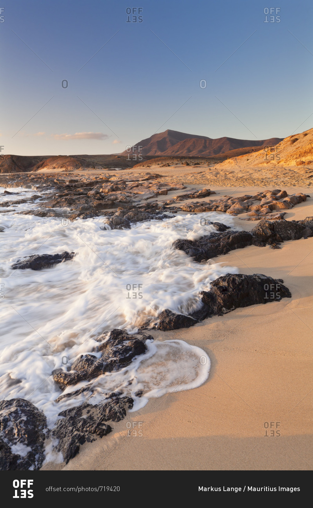 Playa Mujeres at sundown, Papagayo beaches, near Playa Blanca, Lanzarote, Canary islands, Spain