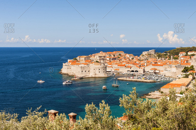 Dubrovnik - CROATIA: Pearl in steep cliffs and ancient walls Wall Mural |  Buy online at Abposters.com