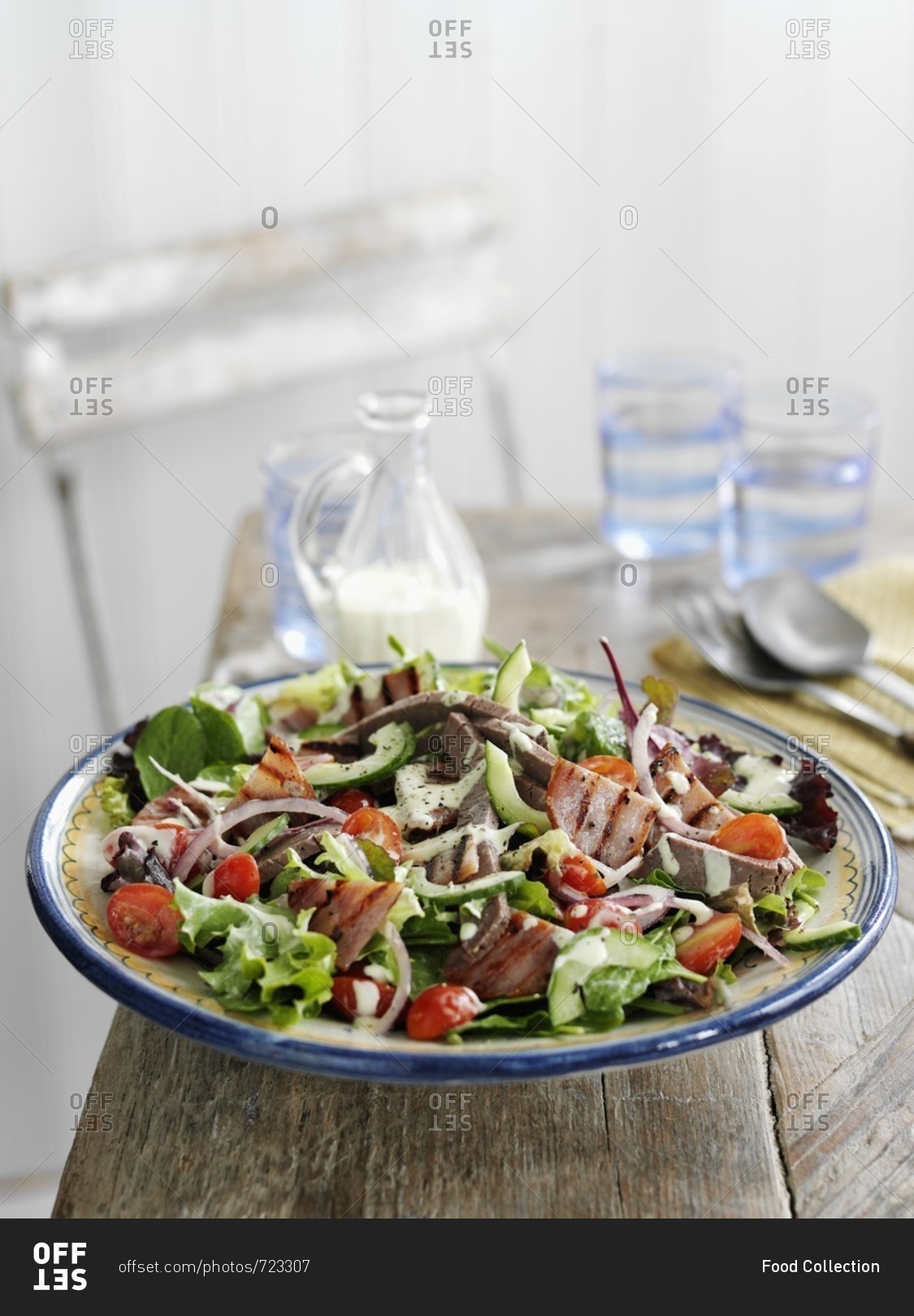 Club salad with beef and grilled bacon (USA)