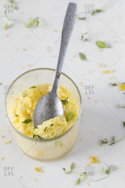 Lemon cream mousse with thyme
