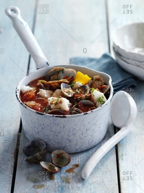 Fish and mussel stew - Offset