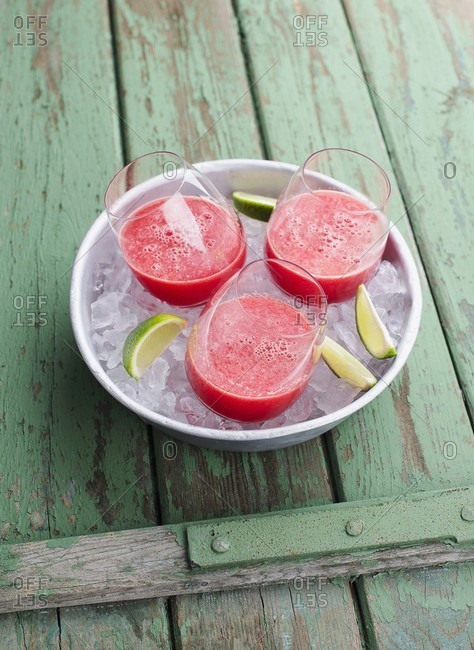 Watermelon smoothies on ice - Offset