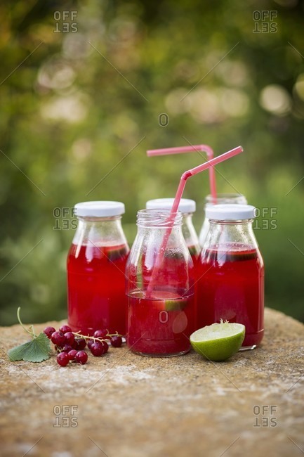 Redcurrant lemonade with lines - Offset