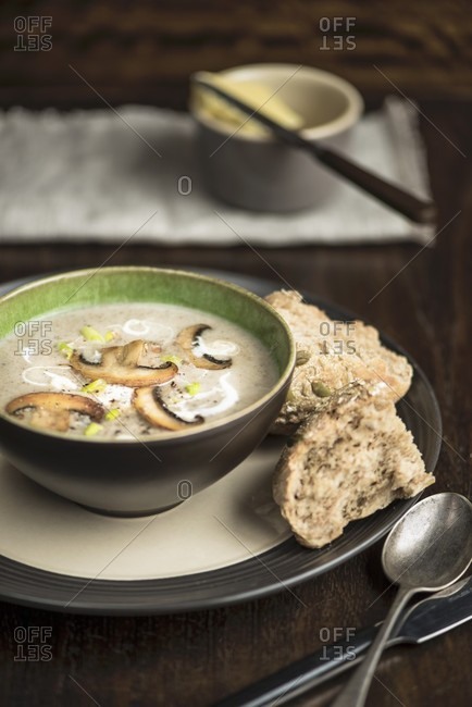 Mushroom soup with seeded rolls