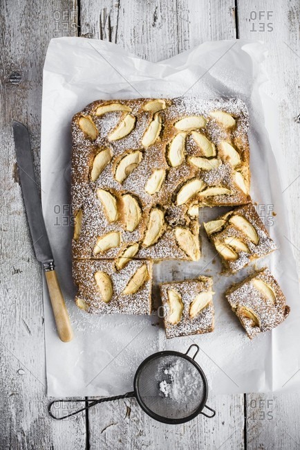 Apple and nut cake - Offset