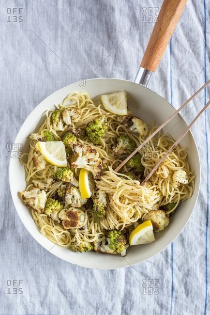 Spaghetti with romanesco, cauliflower and lemon