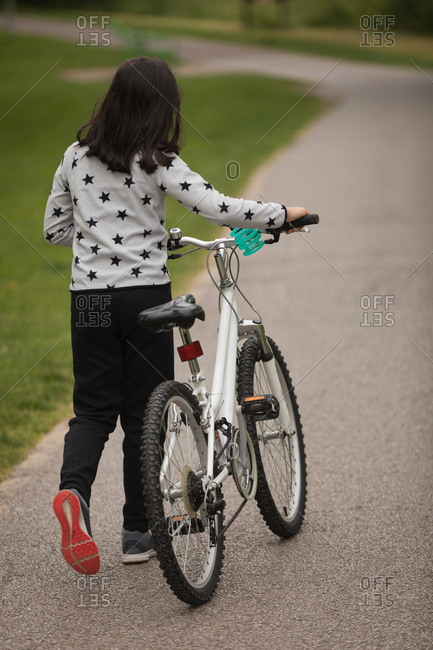 walking cycle on road