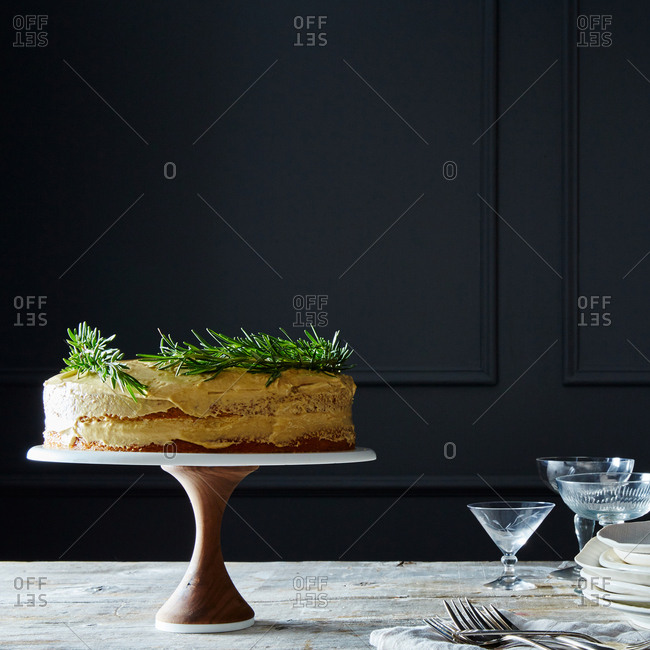 Cake stand