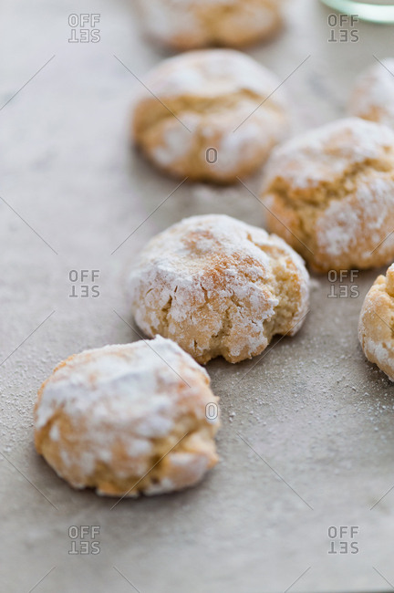 Sugary cracked cookies - Offset Collection