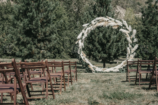 Round wedding arch from pampas grass, wedding decor in italian style ...