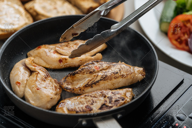 Frying pan with chicken