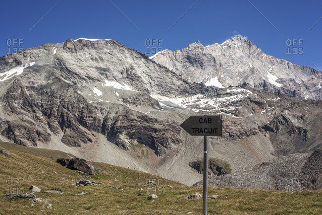 Signpost to the Tracuit Hutte (alpine hut), Switzerland