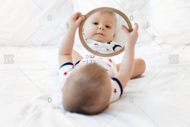 newborn mirror