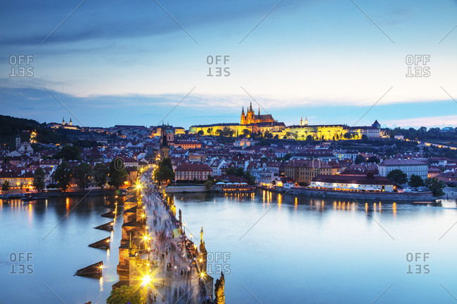 Charles Bridge, Prague Castle and St. Vitus Cathedral, Prague, UNESCO World Heritage Site, Bohemia, Czech Republic, Europe