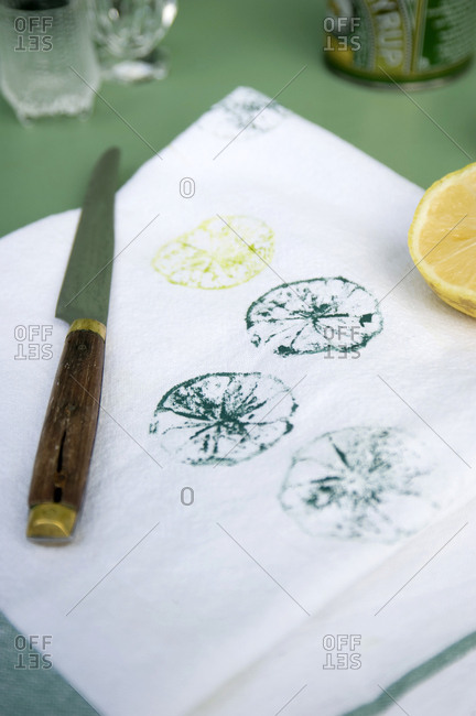 Textile printing with lemon halves