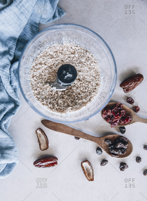 Fruit bar- almonds- raisins- cranberries- oat flakes and dates