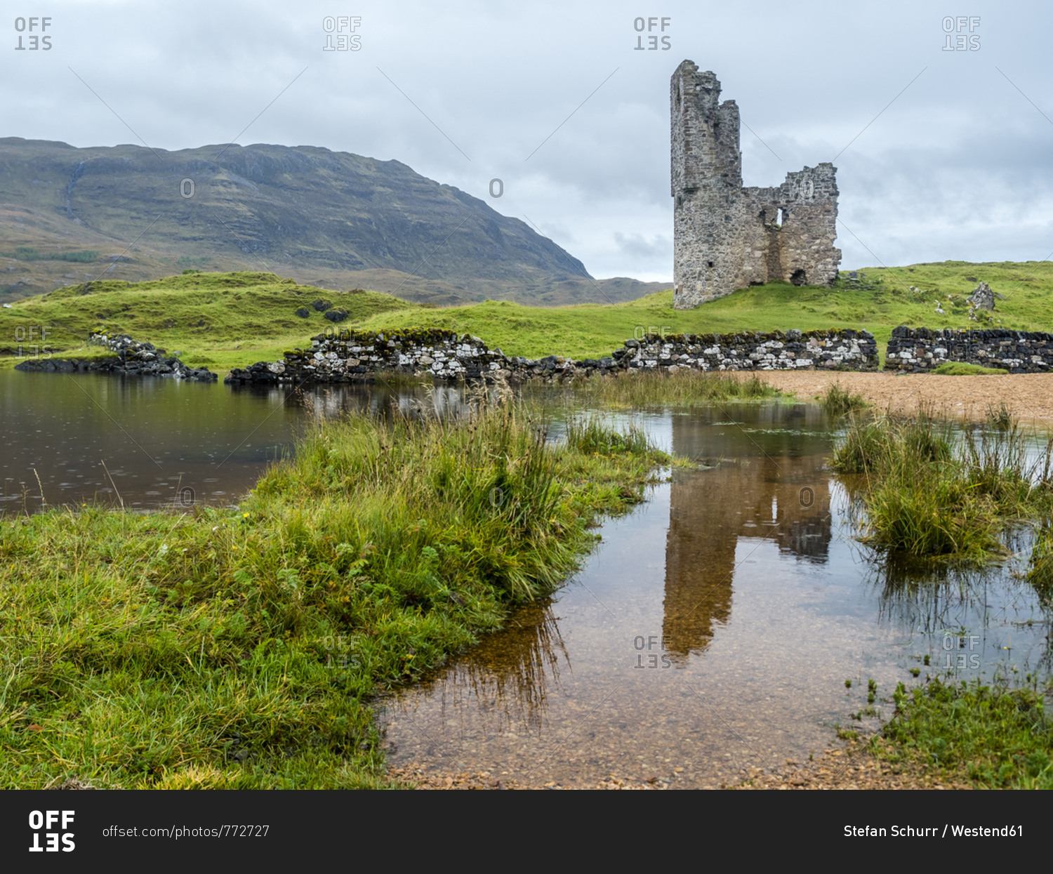 UK- Scotland- Highland- Loch Asynt- Ardvreck Castle ruin