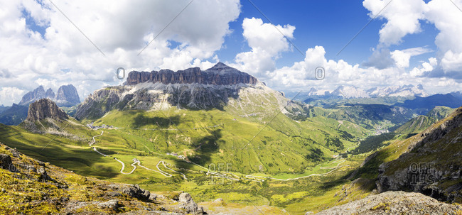 Pordoi Pass road with Sella Group and Sassolungo group, Pordoi Pass, Fassa Valley, Trentino, Dolomites, Italy, Europe