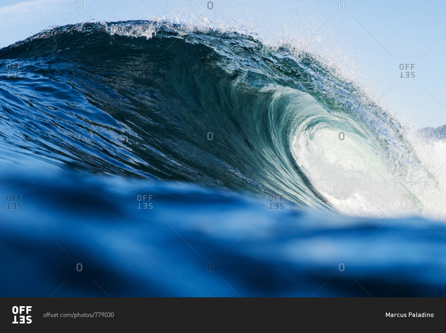 Water wave Stock Photo by ©Alexstar 12612254
