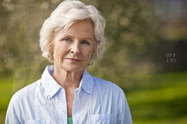 28,900+ Senior Woman Serious Stock Photos, Pictures & Royalty-Free