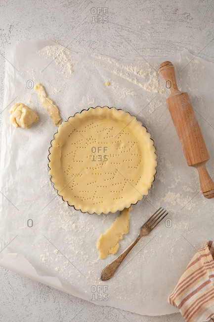 Dough for tart and polling pin