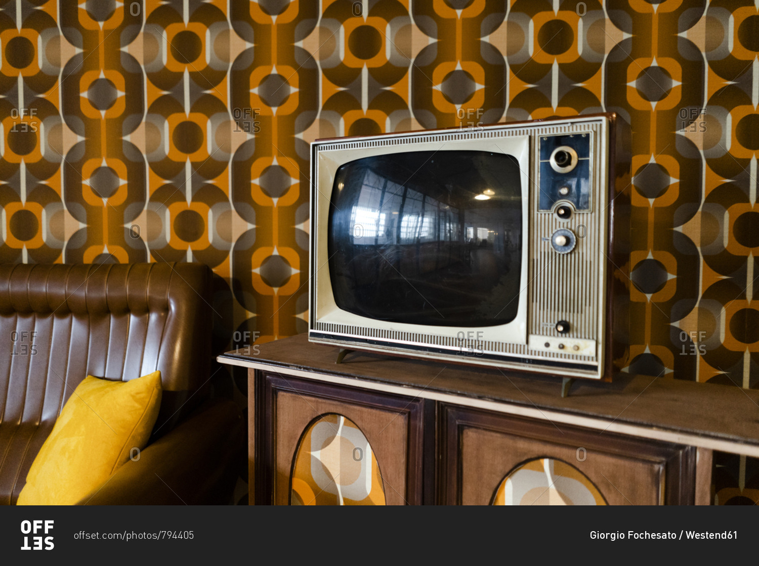old living room tv