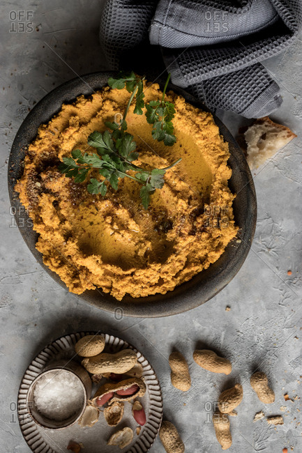 Lentil hummus with carrot and peanuts