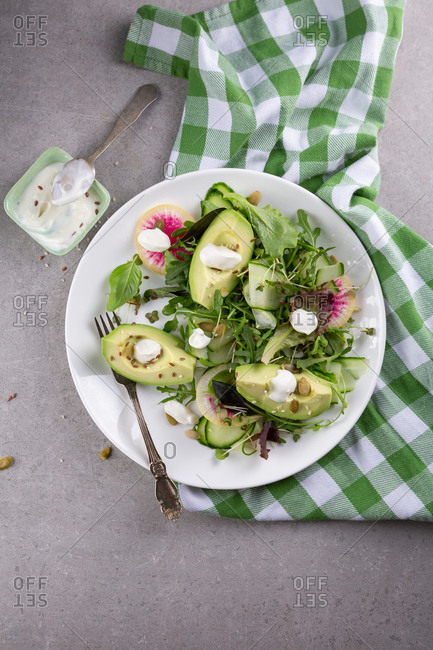 Green avocado salad