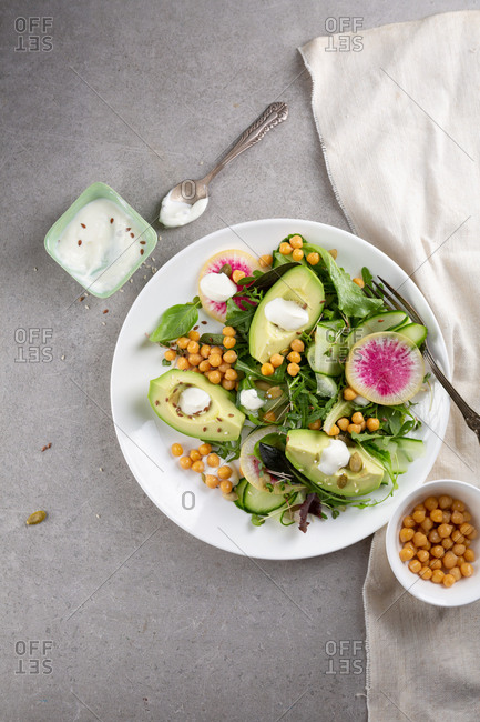 Green chickpea salad