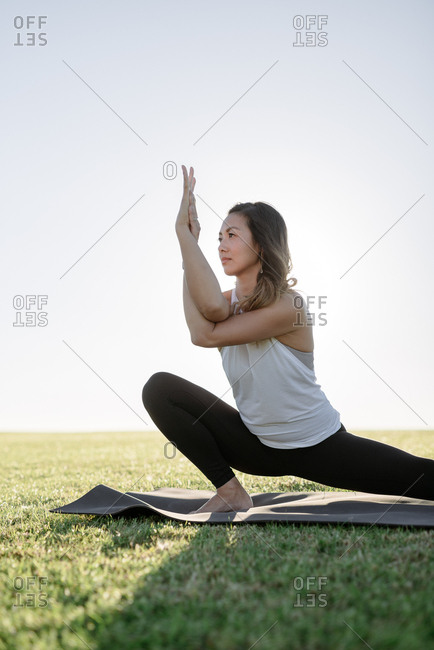 Benefits of Eagle Pose – Garudasana - Vinyasa Yoga Academy Blogs