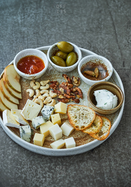 White wine appetizer platter