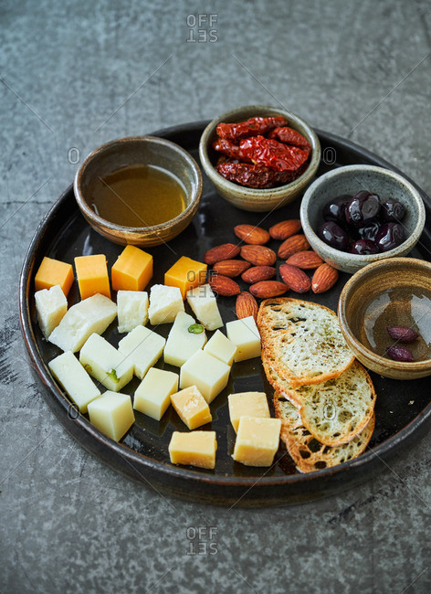 Red wine appetizer platter