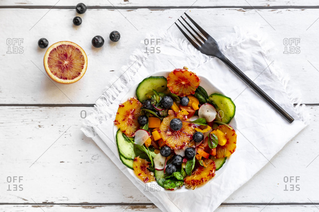 Mixed salad with rocket- lamb's lettuce- radicchio- vegetables and fruits
