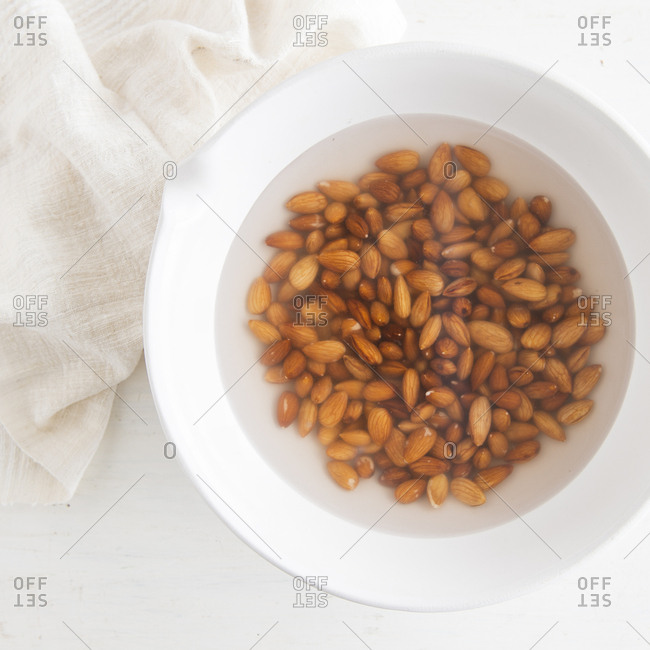Soaking almonds for almond milk