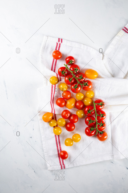 Fresh whole cherry tomatoes
