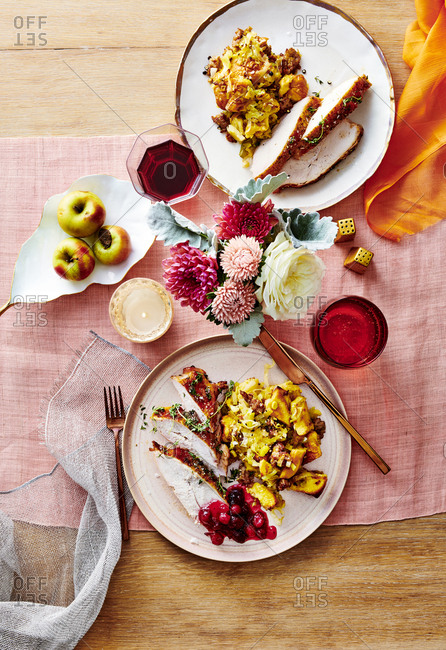 Thanksgiving Dinner Table Setting With Food And Wine Stock Images Page Everypixel