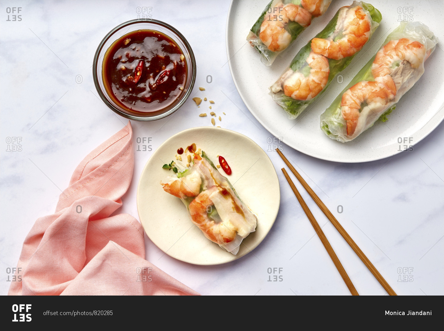 Goi Coun Vietnamese Summer Rolls w/ Chopsticks Horizontal